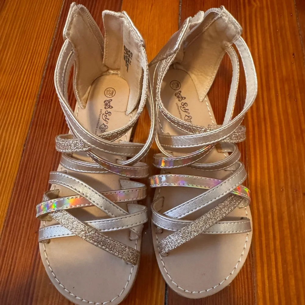 Like new Self esteem metallic gladiator Kids Sandals - Picture 2 of 3
